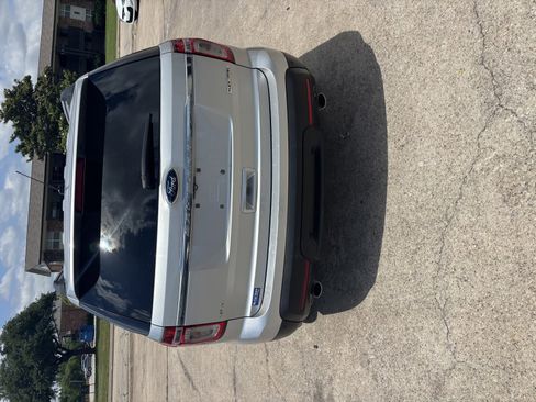 Used 2014 Ford Explorer XLT w/ Equipment Group 202A FWD image 6