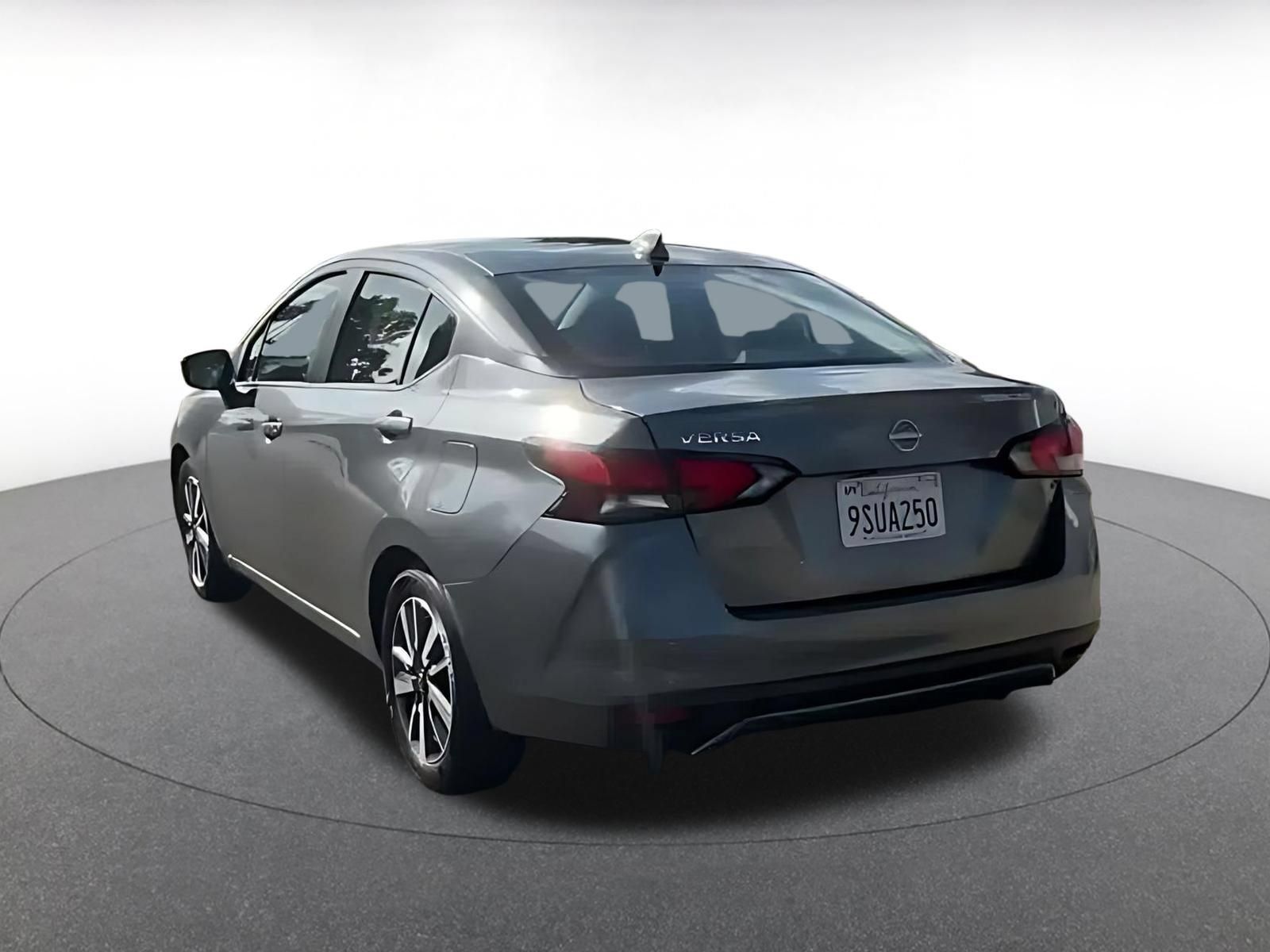 Used 2025 Nissan Versa SV FWD image 10