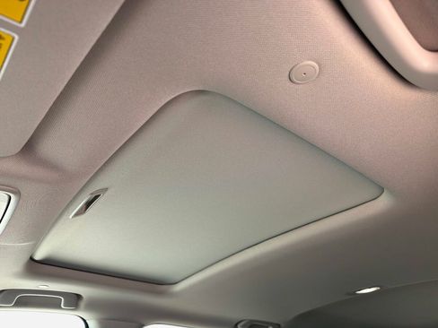 Used 2025 Honda CR-V EX-L image 18