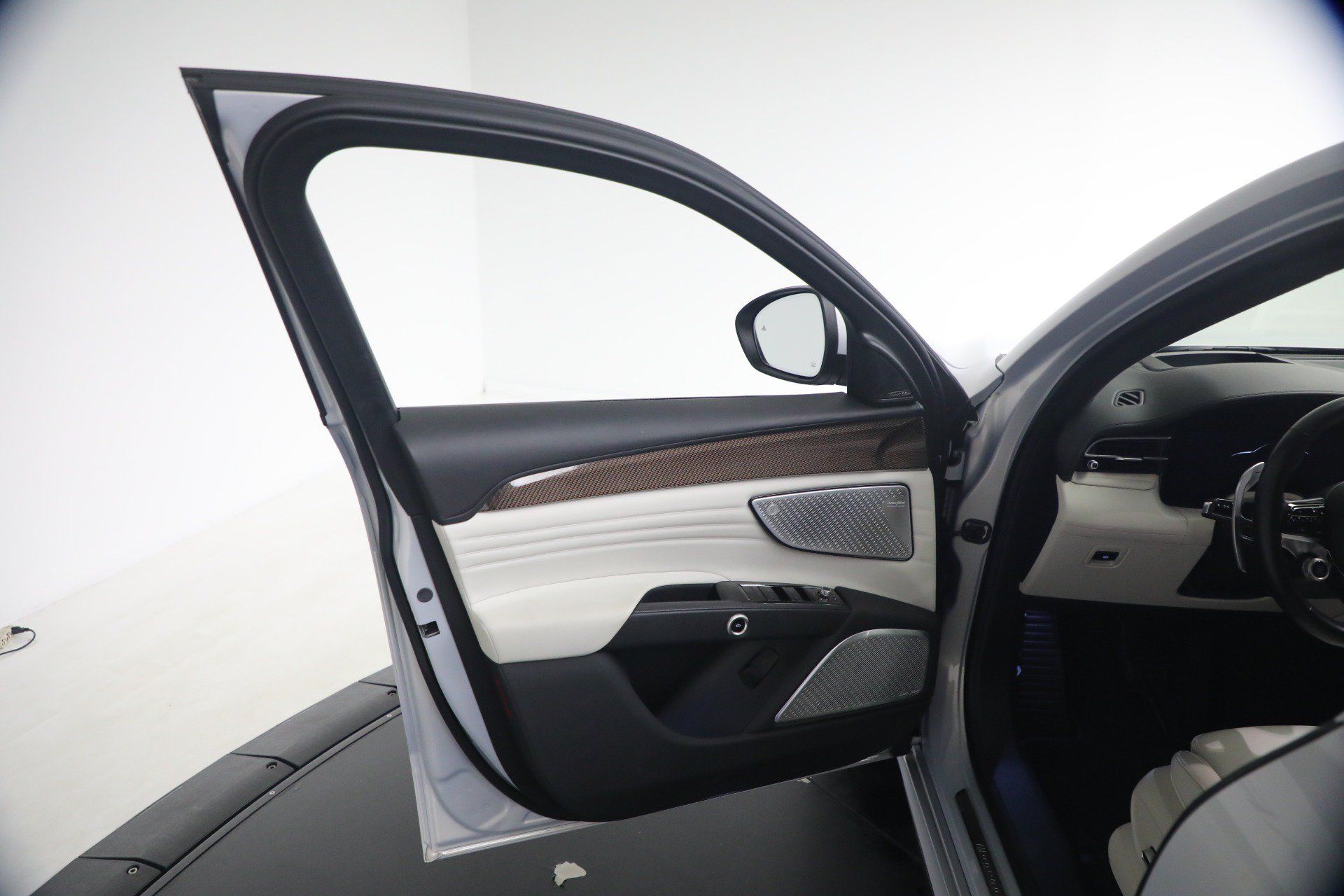 Certified 2023 Maserati Grecale Modena AWD/4WD image 23