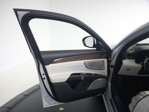 Certified 2023 Maserati Grecale Modena AWD/4WD image 23