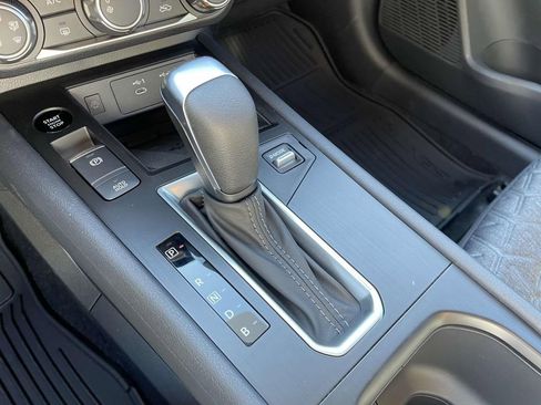 New 2025 Nissan Kicks SV image 14