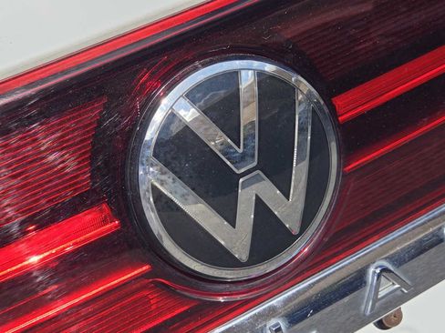 Used 2024 Volkswagen Atlas SE FWD image 12