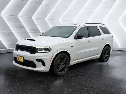 Used 2023 Dodge Durango R/T w/ Tow 'N Go Package image 2