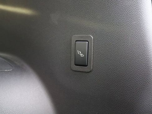 Used 2025 Chevrolet Suburban Z71 w/ Z71 Off-Road Package image 51