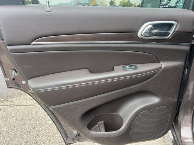 Used 2018 Jeep Grand Cherokee Overland AWD/4WD image 17