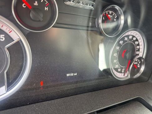 Used 2018 RAM 2500 SLT w/ Luxury Group image 5