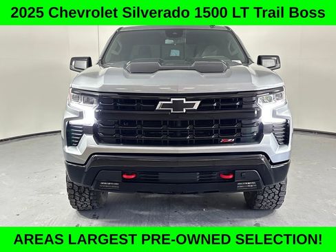 Used 2025 Chevrolet Silverado 1500 LT Trail Boss w/ Convenience Package II AWD/4WD image 2