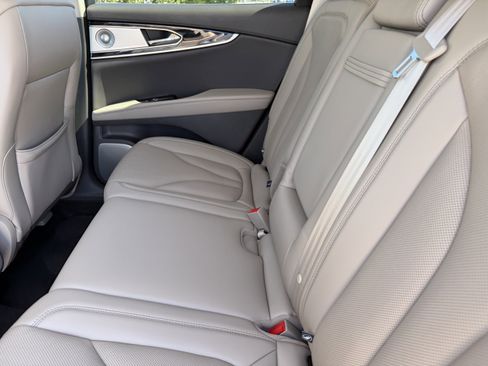 Used 2023 Lincoln Nautilus Reserve w/ Equipment Group 202A image 15