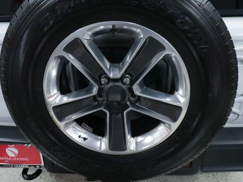 Used 2020 Jeep Wrangler Unlimited Sahara image 30