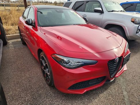 Used 2023 Alfa Romeo Giulia Veloce image 1