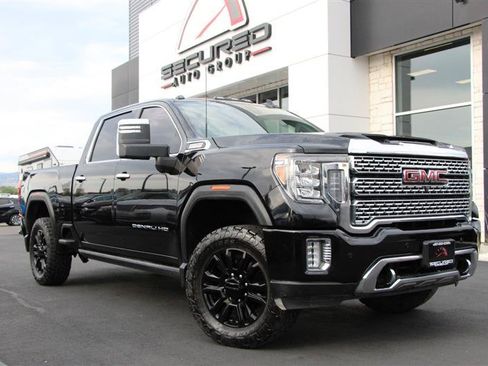 Used 2022 GMC Sierra 2500 Denali w/ Denali Black Diamond Edition AWD/4WD image 1