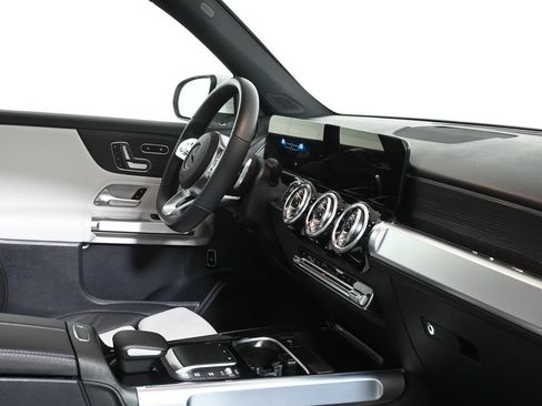 Certified 2022 Mercedes-Benz GLB 250 4MATIC image 34