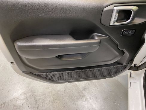 Used 2025 Jeep Wrangler Sport image 20