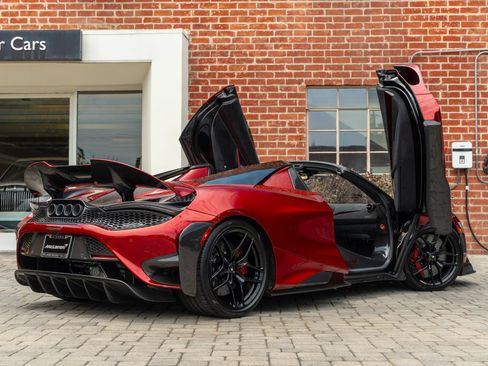 Used 2022 McLaren 765LT RWD image 36