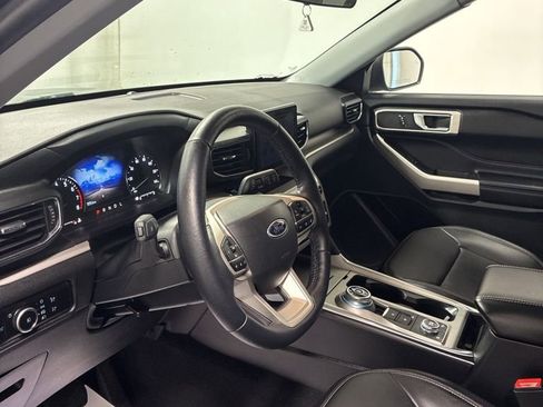 Used 2023 Ford Explorer XLT w/ Equipment Group 202A image 13