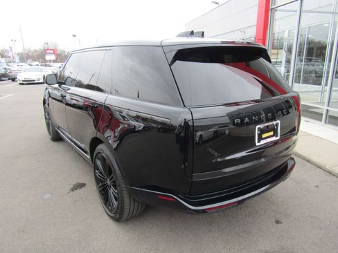 Used 2025 Land Rover Range Rover Long Wheelbase Autobiography image 7