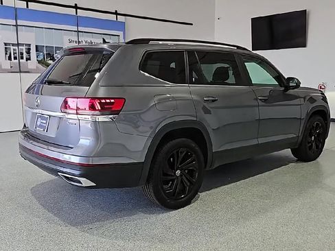 Certified 2023 Volkswagen Atlas SE w/ Panoramic Sunroof Package AWD/4WD image 8