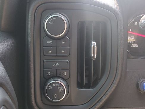 Used 2025 Chevrolet Silverado 1500 Custom Trail Boss AWD/4WD image 14