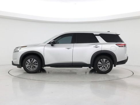 Used 2024 Nissan Pathfinder S image 2