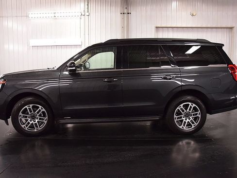 Used 2025 Ford Expedition Active AWD/4WD image 4