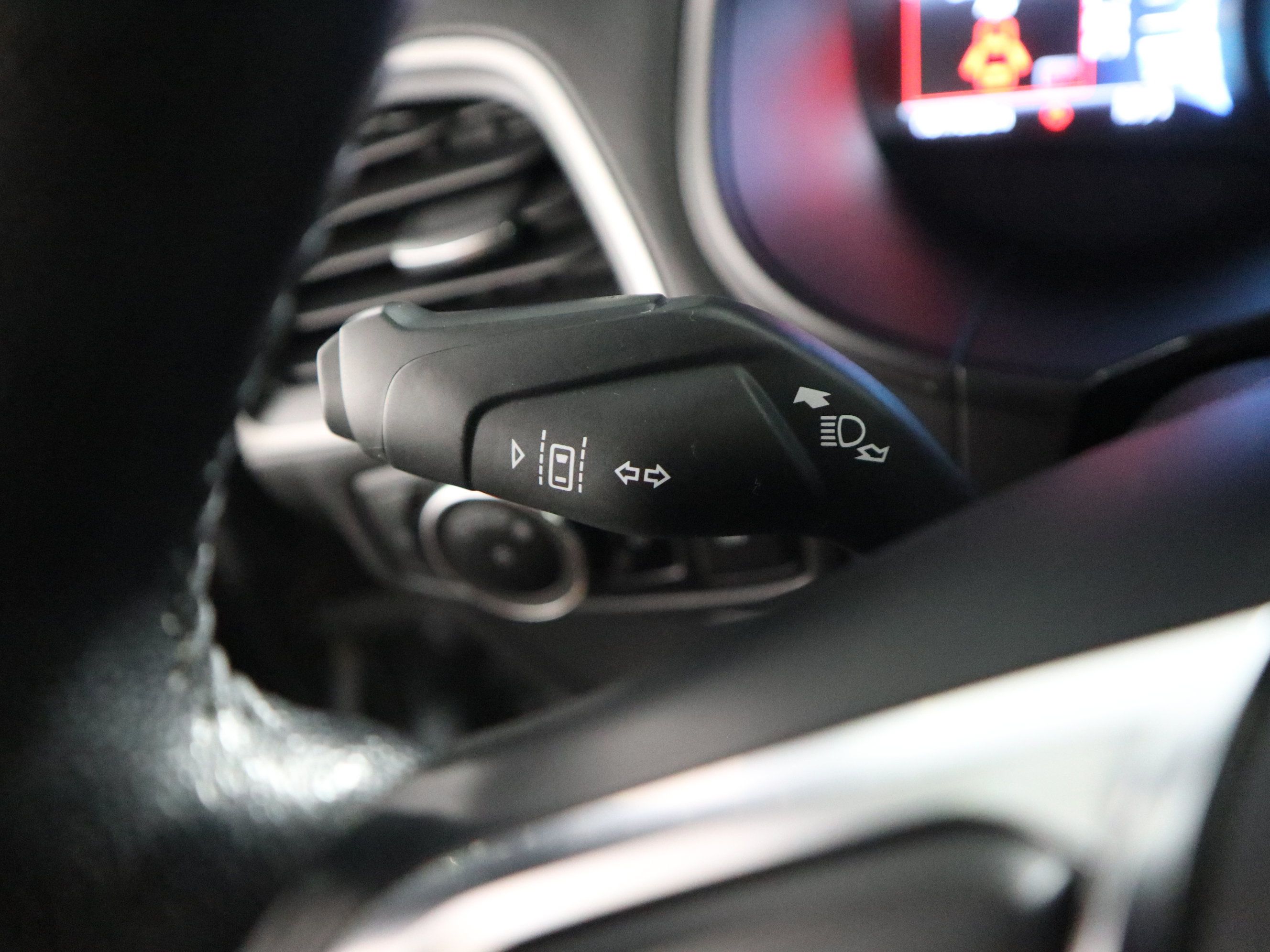 Used 2024 Ford Edge SEL AWD/4WD image 25