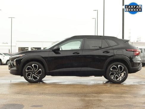 Used 2025 Chevrolet Trax RS w/ Sunroof Package FWD image 4
