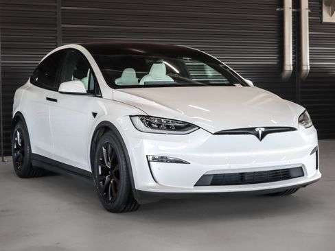 Used 2022 Tesla Model X AWD/4WD image 8