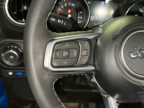Used 2023 Jeep Wrangler Unlimited Sahara AWD/4WD image 23