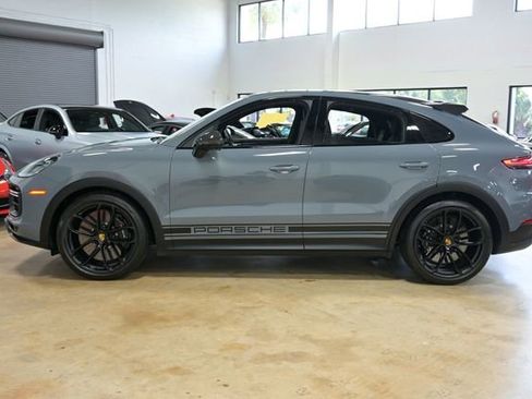 Used 2022 Porsche Cayenne Turbo GT AWD/4WD image 5