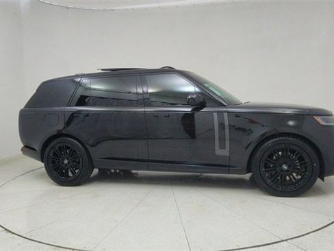 Used 2024 Land Rover Range Rover Long Wheelbase SE image 69