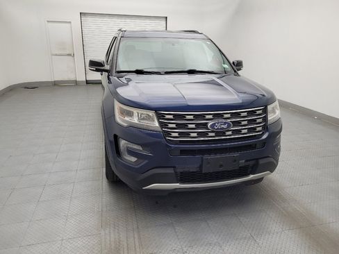 Used 2017 Ford Explorer XLT w/ Equipment Group 202A FWD image 14