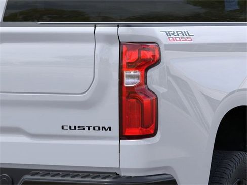 New 2026 Chevrolet Silverado 1500 Custom Trail Boss w/ LPO, Dark Essentials Package image 12
