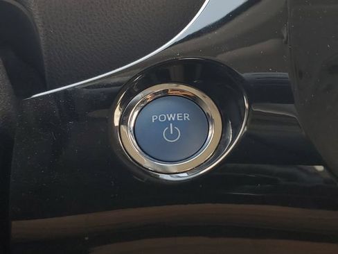 Used 2022 Toyota Prius LE FWD image 30