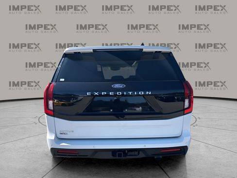 Used 2025 Ford Expedition Active AWD/4WD image 4