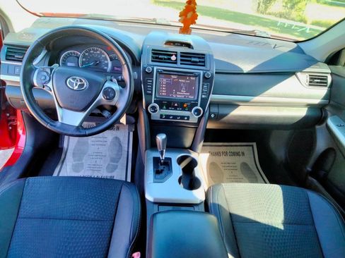 Used 2014 Toyota Camry SE image 18