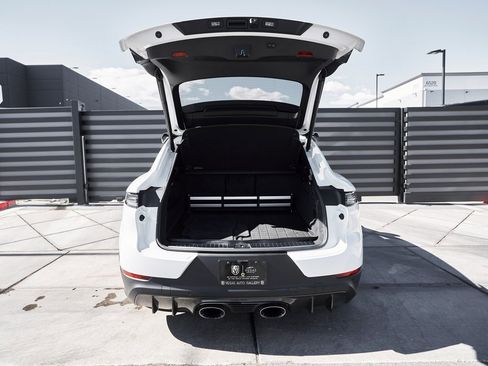 Used 2024 Porsche Cayenne Turbo GT image 19