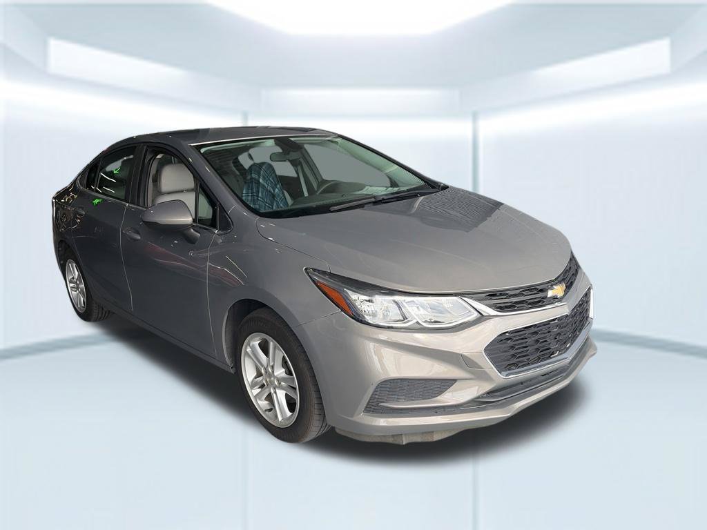 Used 2017 Chevrolet Cruze LT w/ Convenience Package FWD image 2