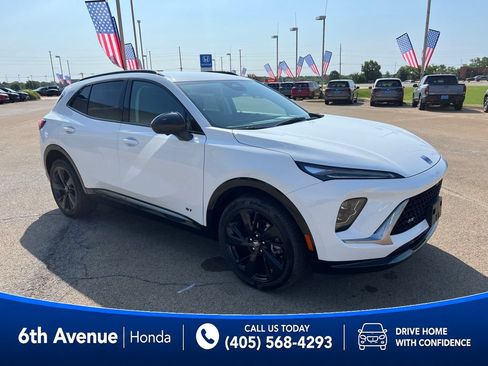 Used 2025 Buick Envision Sport Touring AWD/4WD image 3