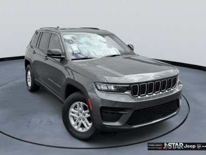 Used 2023 Jeep Grand Cherokee Laredo