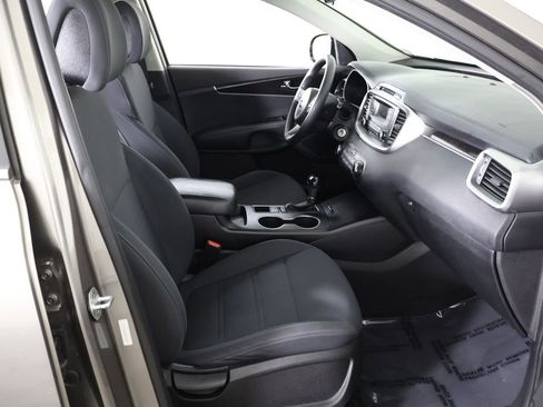 Used 2016 Kia Sorento L FWD image 26