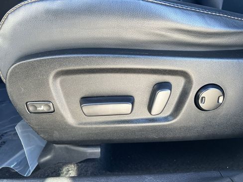 Used 2019 Toyota Highlander XLE image 25