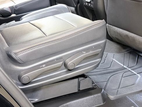 Used 2024 Chevrolet Tahoe High Country w/ Advanced Technology Package AWD/4WD image 43