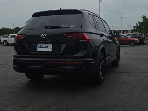 Used 2023 Volkswagen Tiguan SE R-Line AWD/4WD image 9