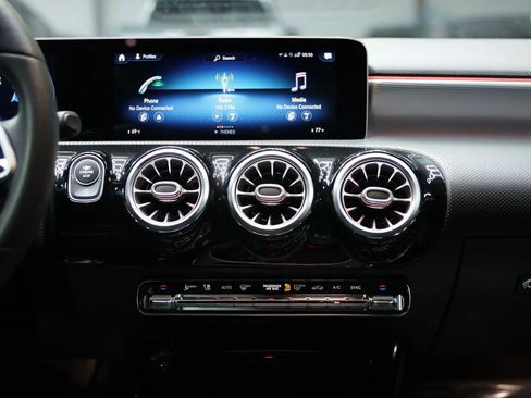 Used 2020 Mercedes-Benz A 220 image 33