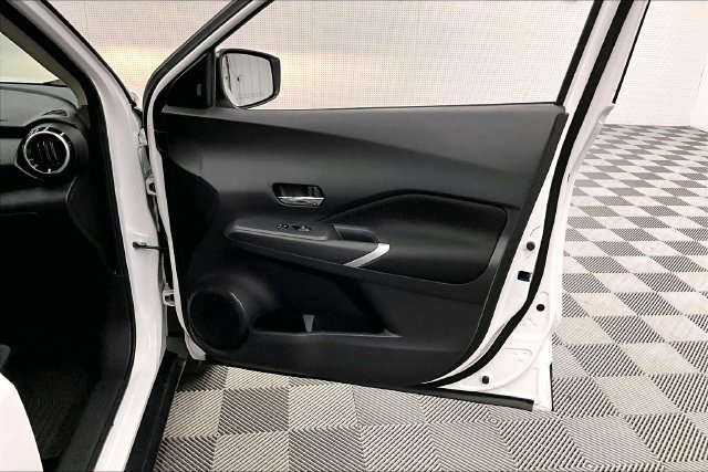 Used 2022 Nissan Kicks SV FWD image 22
