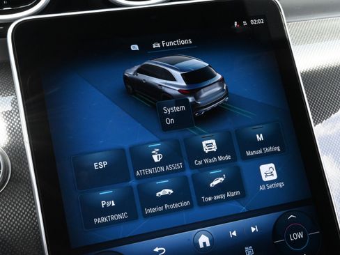 Used 2025 Mercedes-Benz GLC 300 image 31