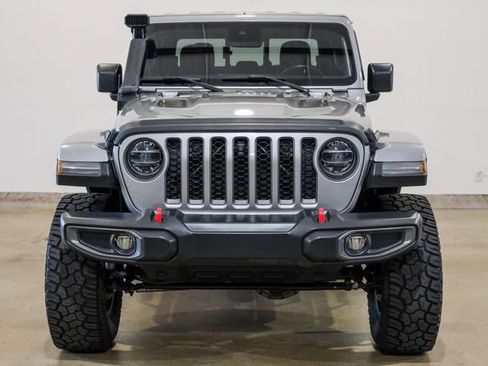 Used 2020 Jeep Gladiator Rubicon image 2