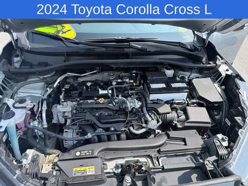Used 2024 Toyota Corolla Cross L AWD/4WD image 18