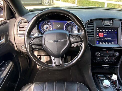 Used 2020 Chrysler 300 S image 6
